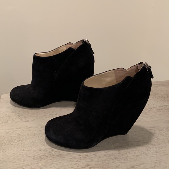 Never worn Black wedge tall wedge heeled suede booties 9.5 - Picture 7 of 9